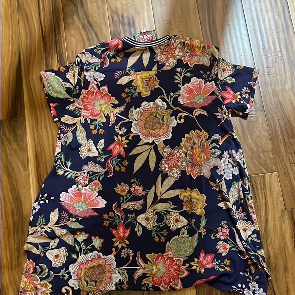 Johnny Was Floral V-Neck Women's Top - Picture 3 of 5
